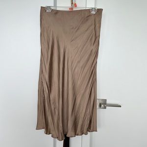 Aritzia Wilfred ONLY midi slip skirt